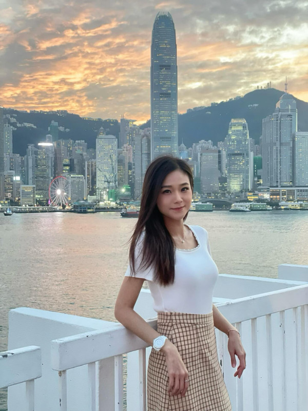 再有女神級新聞主播結婚封盤！婚禮現場曝光低胸婚紗盡展好身材！3對龍鳳鈪閃爆出嫁