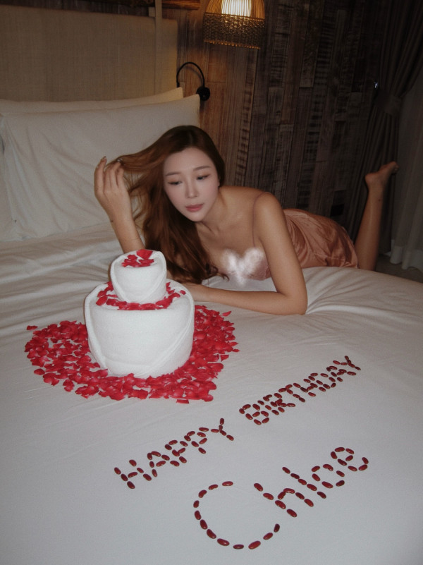 TVB性感尤物慶生流出「極樂床照」 邪惡睡衣中門大開 一張相太激要後期加工？