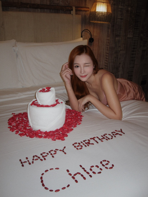 TVB性感尤物慶生流出「極樂床照」 邪惡睡衣中門大開 一張相太激要後期加工？