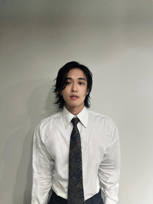 31歲男藝人IG晒恐怖燒傷驚見傷勢嚴重！佈滿血痕險毀容僅留一字惹網民擔心