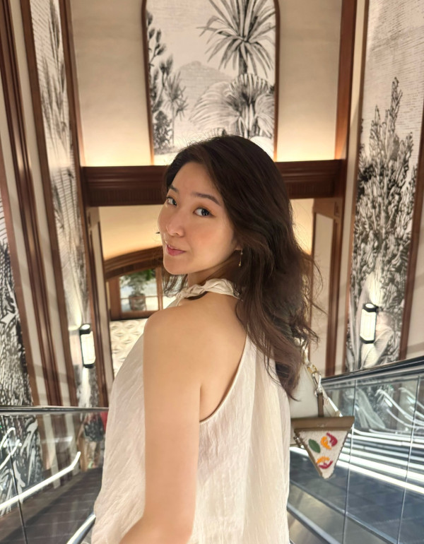 許紹雄女兒許惠菁IG悲痛發文哭別摯親 短時間再歷生離死別：未嚟得切…