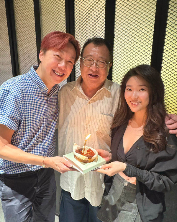 許紹雄女兒許惠菁IG悲痛發文哭別摯親 短時間再歷生離死別：未嚟得切…