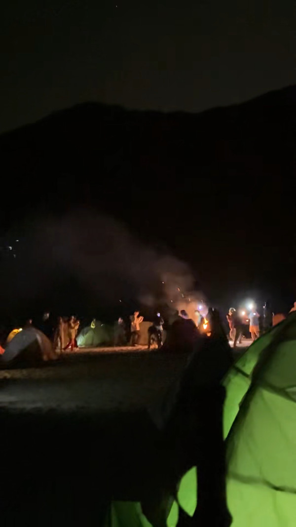 有片！內地露營團攻陷西貢鹹田灣沙灘違法生火開派對 農曆年日日有團¥270起 