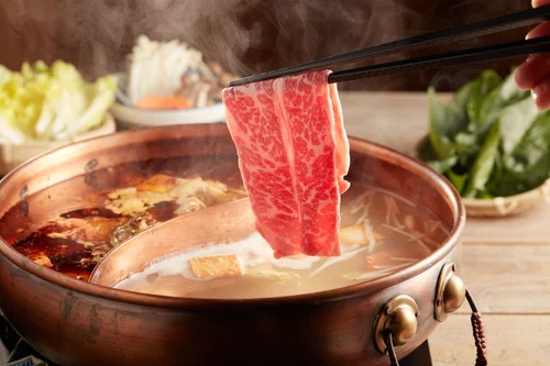 結業潮｜台式火鍋「犇殿」撤出將軍澳東港城！現場圍板招租 全港僅剩2分店食客嘆：好可惜