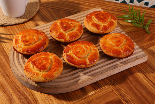 「鋒膳」全新副線「威水茶檔」灣仔開張  必食蘭王蛋撻／邪惡蛋西多士／檸檬醬油占多