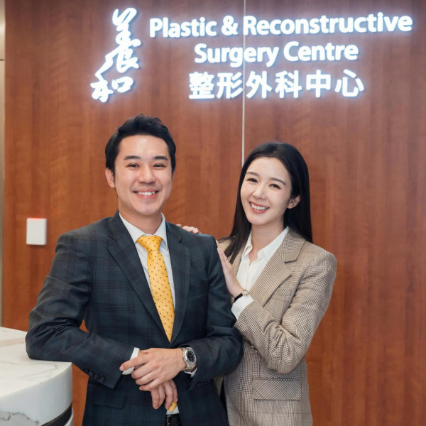 麥明詩哥哥女友竟是呢位落選港姐？合照企正C位融入家中 IG一細節露出破綻