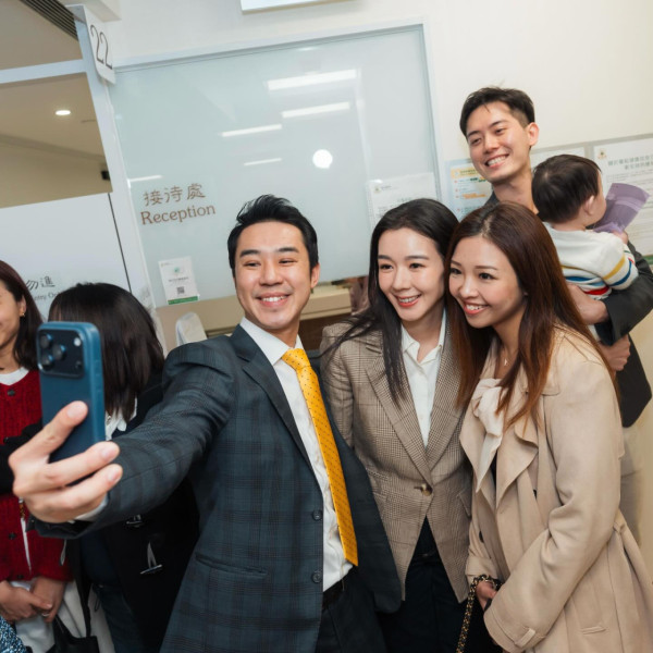 麥明詩哥哥女友竟是呢位落選港姐？合照企正C位融入家中 IG一細節露出破綻