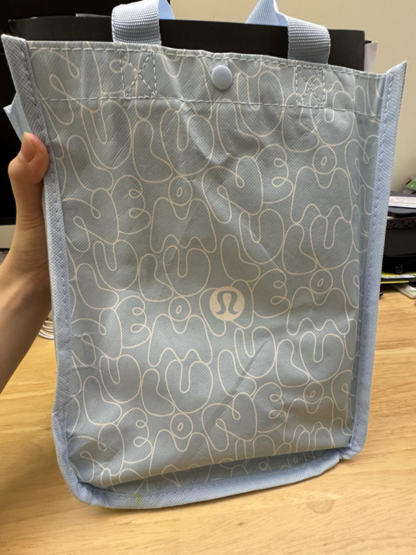 lululemon全店最平！驚現$1「最強神物」網民狂推讚CP值之冠：拎去返工做運動一流