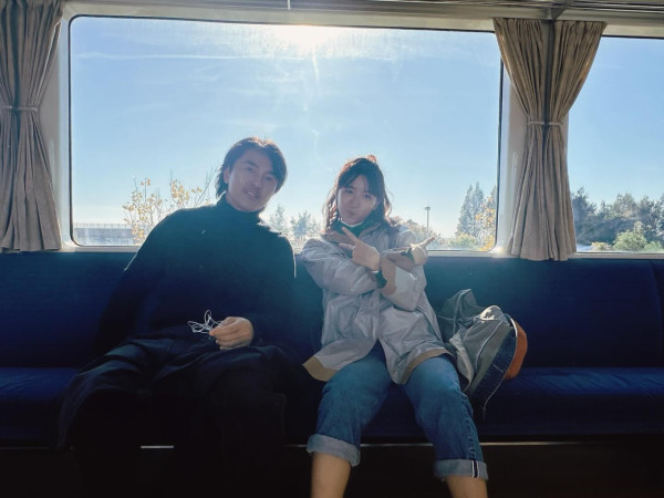 鄭伊健蒙嘉慧激罕現身被野生捕獲！婉拒合照仍獲讚親民 一舉動護妻超恩愛