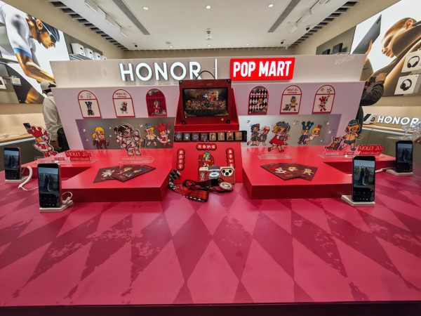 HONOR x POP MART 跨界聯乘！Molly 20週年限量禮盒登場　新店開幕限定一折搶購 $999 買 5G 手機
