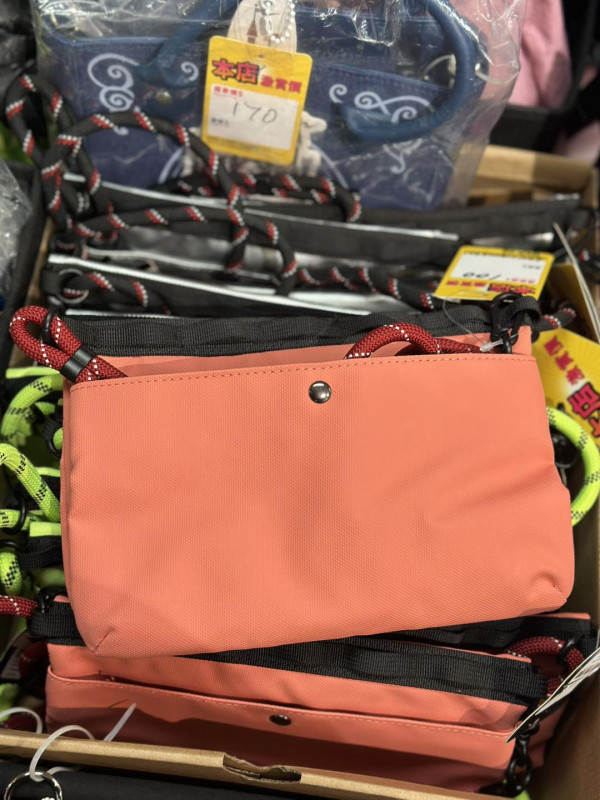 銅鑼灣時代廣場馬拉松開倉低至2折！adidas/Nike/new balance/arena運動鞋特賣！指定品牌買2送1！