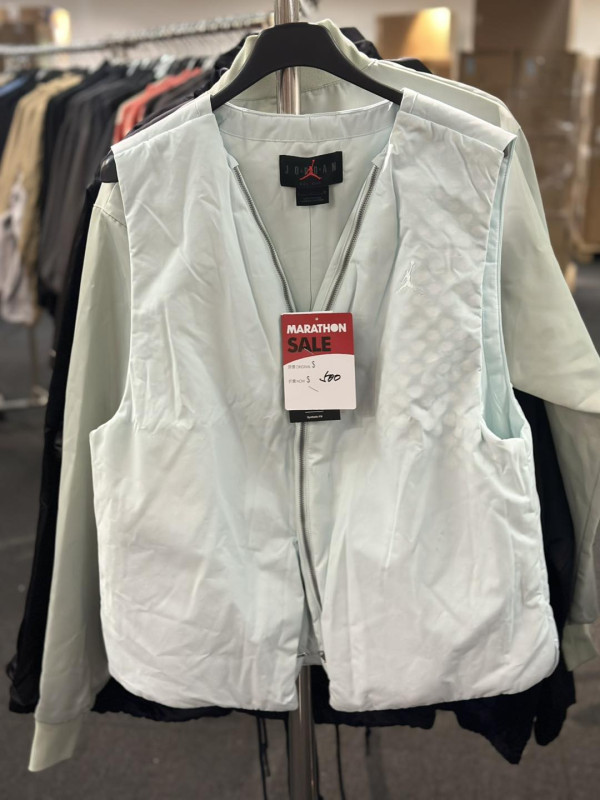 銅鑼灣時代廣場馬拉松開倉低至2折！adidas/Nike/new balance/arena運動鞋特賣！指定品牌買2送1！