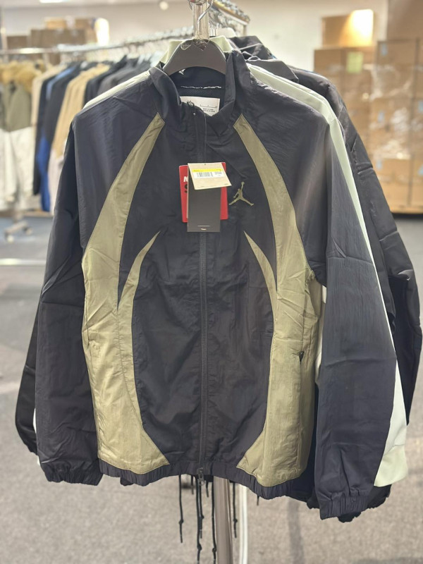 銅鑼灣時代廣場馬拉松開倉低至2折！adidas/Nike/new balance/arena運動鞋特賣！指定品牌買2送1！