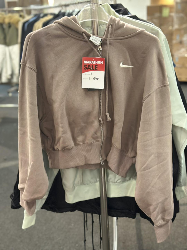 銅鑼灣時代廣場馬拉松開倉低至2折！adidas/Nike/new balance/arena運動鞋特賣！指定品牌買2送1！