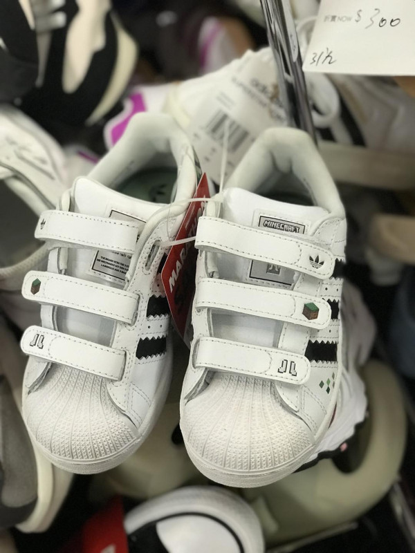 銅鑼灣時代廣場馬拉松開倉低至2折！adidas/Nike/new balance/arena運動鞋特賣！指定品牌買2送1！