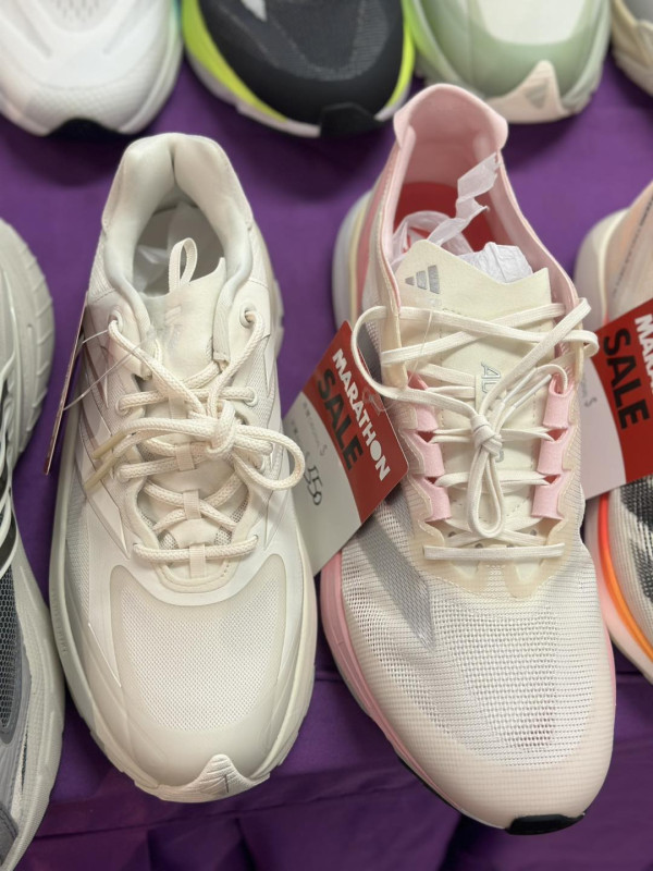 銅鑼灣時代廣場馬拉松開倉低至2折！adidas/Nike/new balance/arena運動鞋特賣！指定品牌買2送1！
