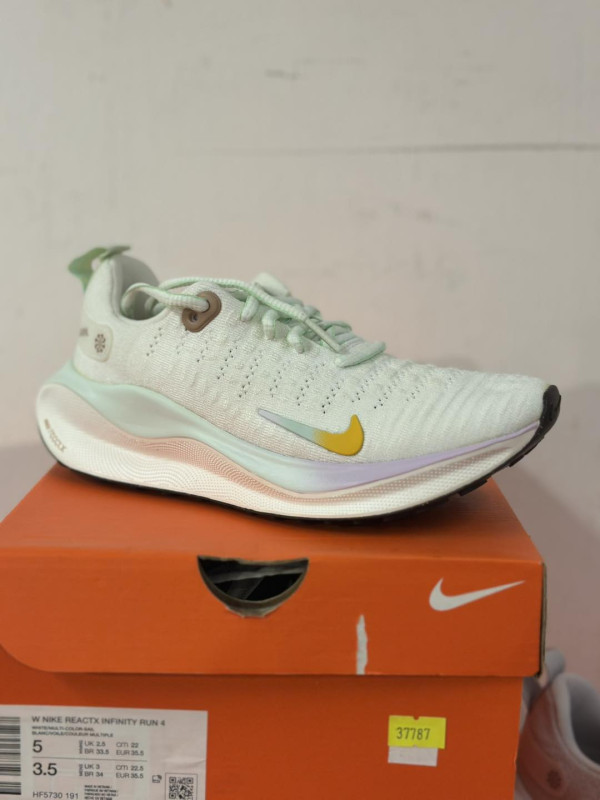 銅鑼灣時代廣場馬拉松開倉低至2折！adidas/Nike/new balance/arena運動鞋特賣！指定品牌買2送1！