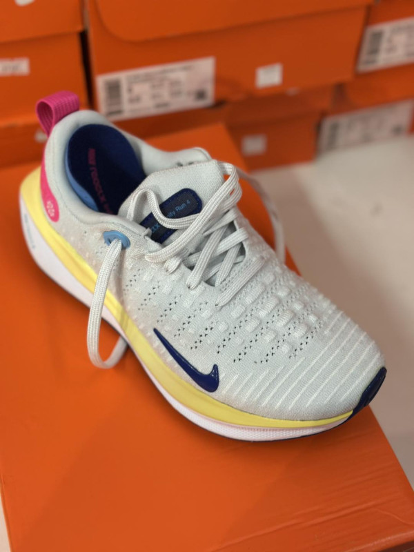 銅鑼灣時代廣場馬拉松開倉低至2折！adidas/Nike/new balance/arena運動鞋特賣！指定品牌買2送1！