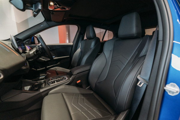 30 萬頭買全新寶馬？BMW 1 系第四代登場！雙曲面芒 + 自動泊車 $31.9 萬起