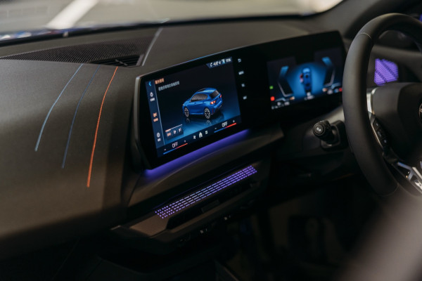 30 萬頭買全新寶馬？BMW 1 系第四代登場！雙曲面芒 + 自動泊車 $31.9 萬起