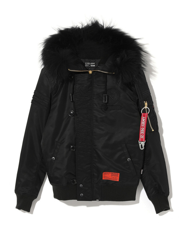 IZZUE ARMY外套，會場限定優惠價激減至$239（原價$2,399）。