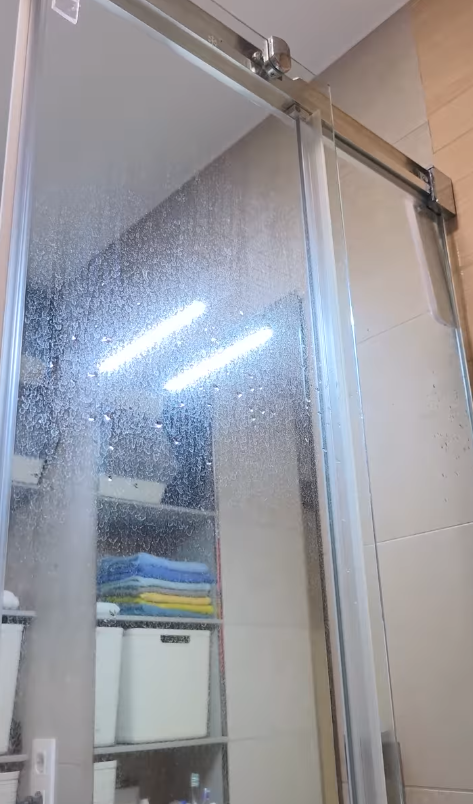 外國主婦實測「薯仔擦玻璃」奇招！水垢秒消失變新一樣　錫紙擦水龍頭效果嚇窒你