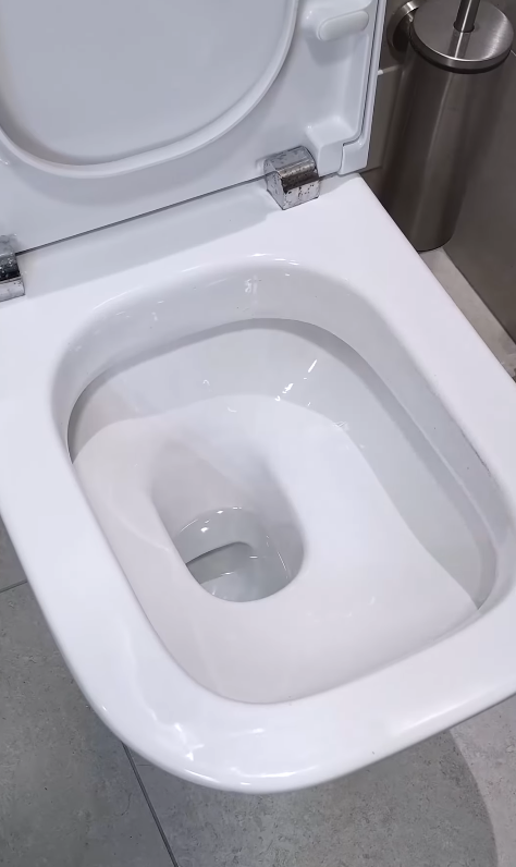 外國主婦實測「薯仔擦玻璃」奇招！水垢秒消失變新一樣　錫紙擦水龍頭效果嚇窒你