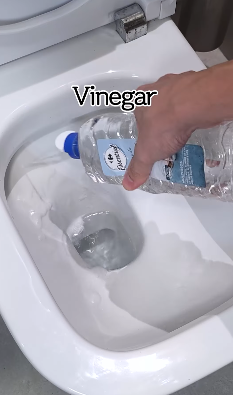 外國主婦實測「薯仔擦玻璃」奇招！水垢秒消失變新一樣　錫紙擦水龍頭效果嚇窒你