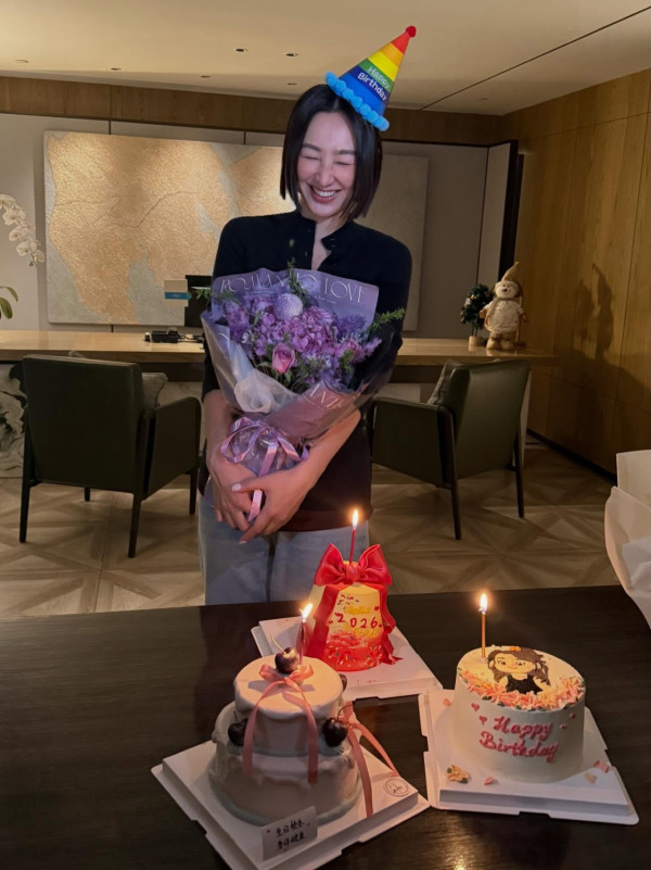 高海寧39歲生日獲TVB董事局高層現身慶生！合照排場十足證明地位今非昔比