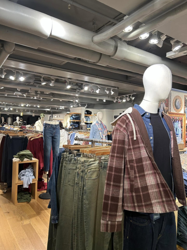 荃灣American Eagle驚傳結業！全店大清貨低至25折。圖片來源：Threads