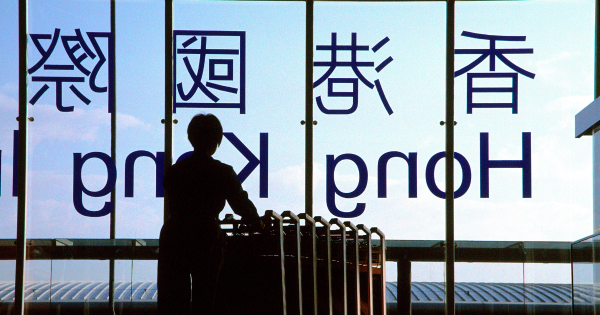 飛機小睡30分鐘出事！遊客醒來收狂碌卡短訊崩潰 此區航線成偷竊重災區 