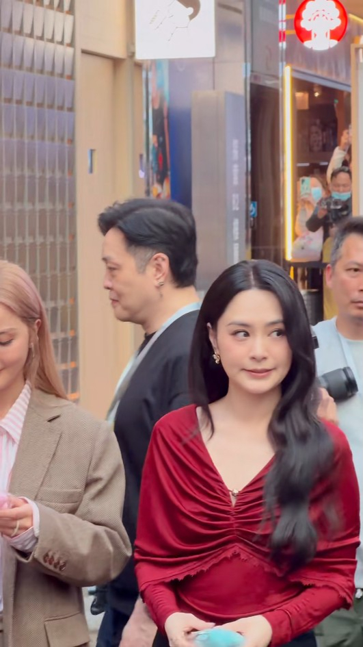 44歲阿嬌鍾欣潼無濾鏡生圖驚艷全網！零瑕疵神顏完勝精修圖獲讚「真人靚100倍」