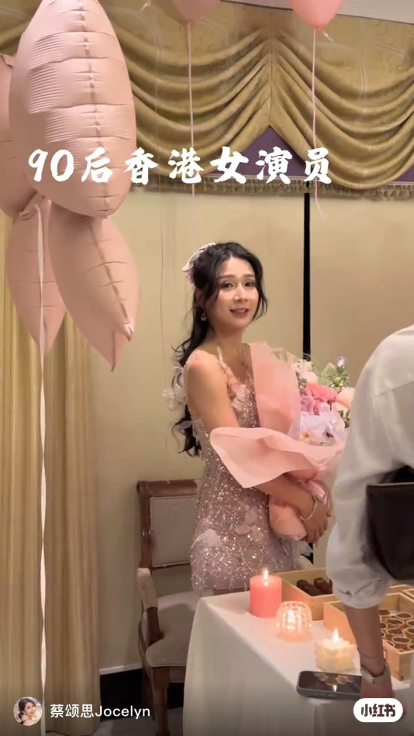 富三代女藝人山頂豪宅內貌激罕曝光！大廳放滿古董格局如皇宮奢華極震撼