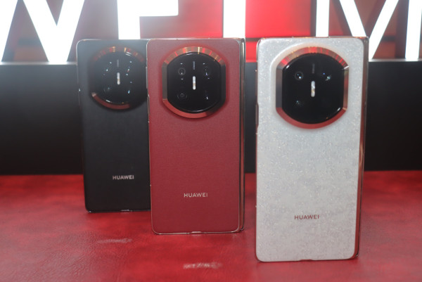 HUAWEI Mate X7 實機上手 展開僅 4.5mm 挑戰物理極限 「紅楓原色」鏡頭實測摺機界唯一「可變光圈」