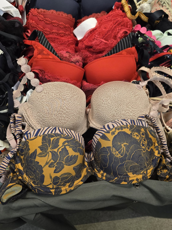 尖沙咀海港城名牌開倉低至1折！$70起買恤衫/皮革銀包/背囊/斜揹袋/行李箱！Campo Marzio手袋 $200起！