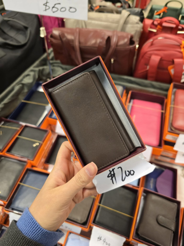 尖沙咀海港城名牌開倉低至1折！$70起買恤衫/皮革銀包/背囊/斜揹袋/行李箱！Campo Marzio手袋 $200起！