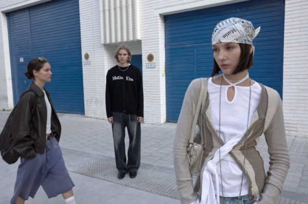 女友禮物首選？ 韓牌 Matin Kim x CASETiFY 聯乘出爐！「這款吊飾」最顯心思？指定期間買仲送利是封