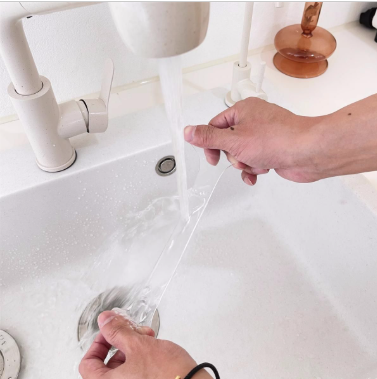 貼揮春千祈咪用膠紙！一撕即爛牆甩灰！5款無痕神器：貼歪重嚟都得＋零殘留