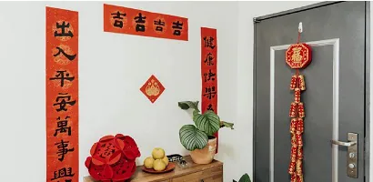 貼揮春千祈咪用膠紙！一撕即爛牆甩灰！5款無痕神器：貼歪重嚟都得＋零殘留