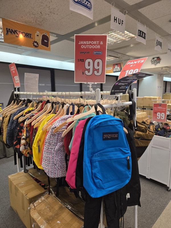 尖沙咀海港城名牌開倉低至1折！$70起買恤衫/皮革銀包/背囊/斜揹袋/行李箱！Campo Marzio手袋 $200起！