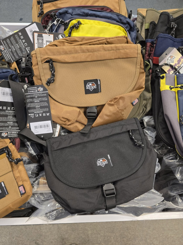 尖沙咀海港城名牌開倉低至1折！$70起買恤衫/皮革銀包/背囊/斜揹袋/行李箱！Campo Marzio手袋 $200起！