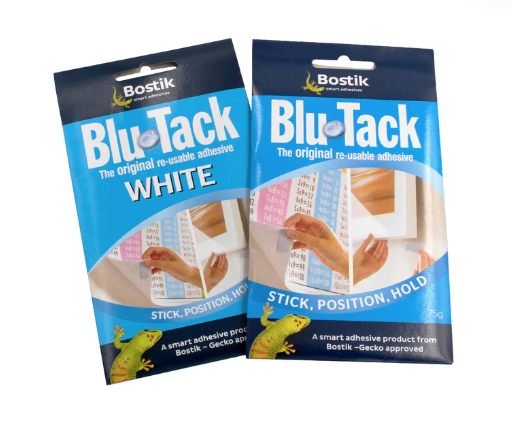 貼揮春千祈咪用膠紙！一撕即爛牆甩灰！5款無痕神器：貼歪重嚟都得＋零殘留