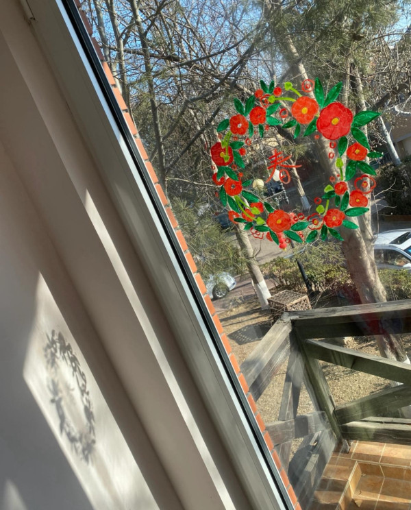 貼揮春千祈咪用膠紙！一撕即爛牆甩灰！5款無痕神器：貼歪重嚟都得＋零殘留