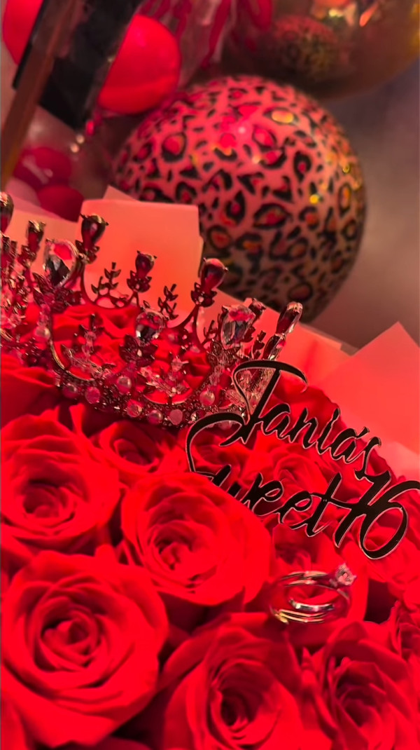 郭可盈愛女16歲生日收巨型鑽戒水晶皇冠 奢華排場似名媛派對震撼網民