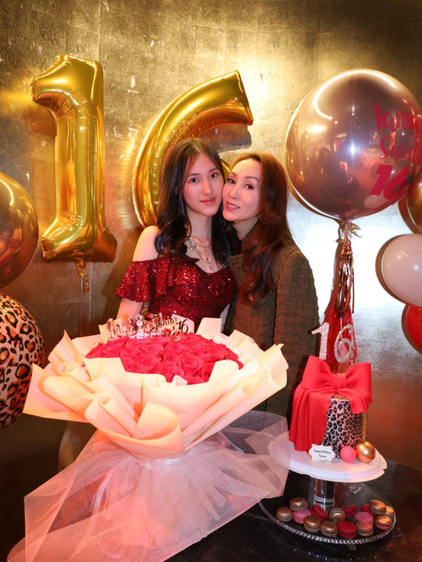 郭可盈愛女16歲生日收巨型鑽戒水晶皇冠 奢華排場似名媛派對震撼網民