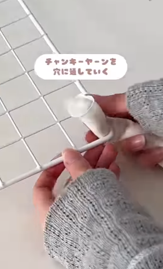 12蚊店神器自製「無痕洞洞板」！低成本DIY展示牆：公仔飾物全部掛得（附購物清單）