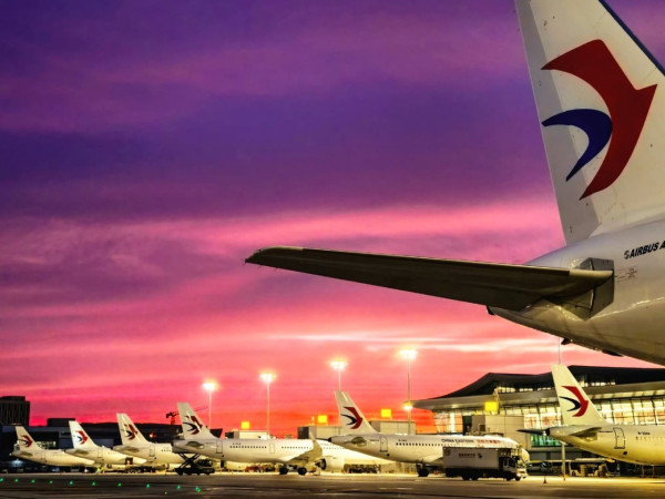 東方航空北海道限時機票優惠櫻花季出發！來回札幌連稅千三起！包兩件23KG行李 