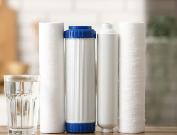 換濾水器驚變「泥水啡色」超髒！污糟過水喉水？專家揭3大換芯徵兆、濾芯比較