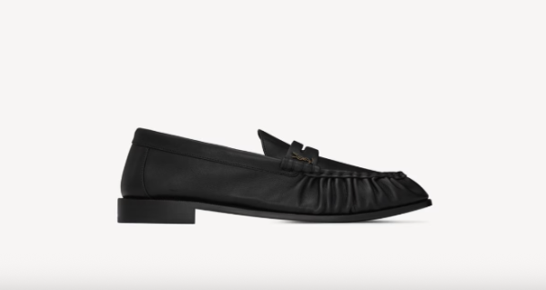 YSL LE LOAFER 皮革柔軟樂福鞋成冬季It必備款。