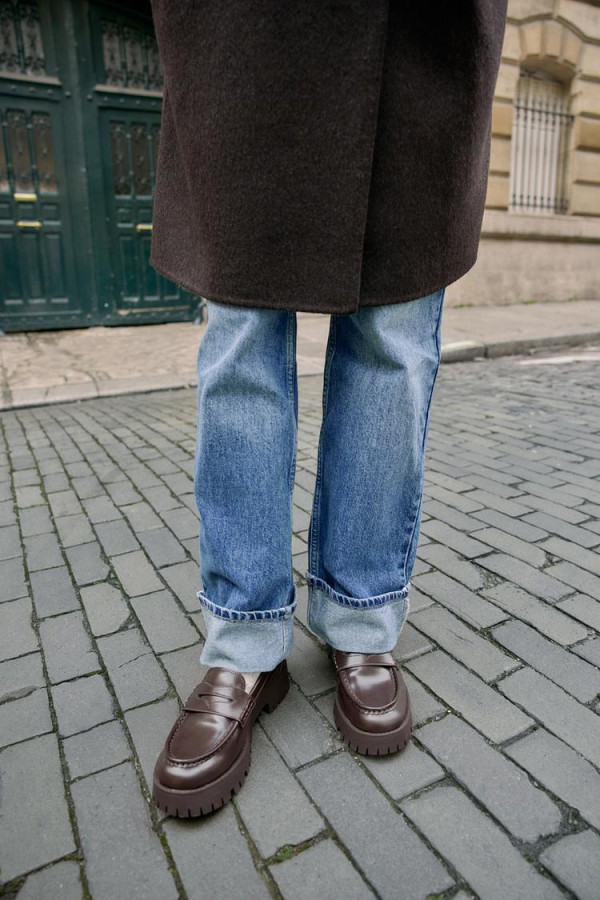 YSL樂福鞋近萬元難入手？ZARA神似款爆紅！不用$400買到 平原版逾20倍引熱議